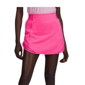 Lululemon Hotty Hot High-Rise Skirt
Sonic Pink